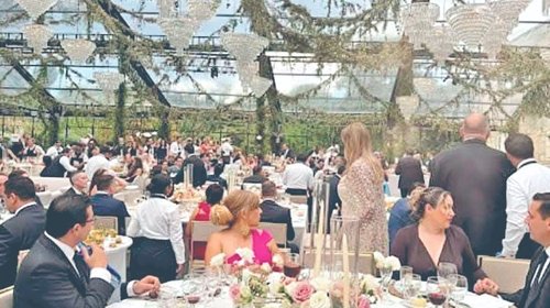 Tunden a alcalde de Reynosa por su boda VIP en Oaxaca
