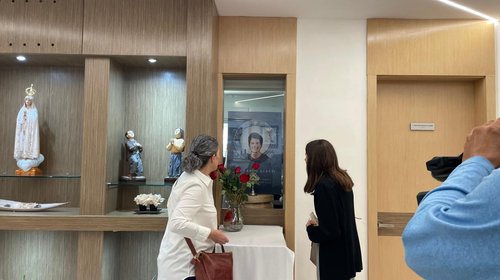 Veneran en San Pedro la reliquia de 'El Influencer de Dios'