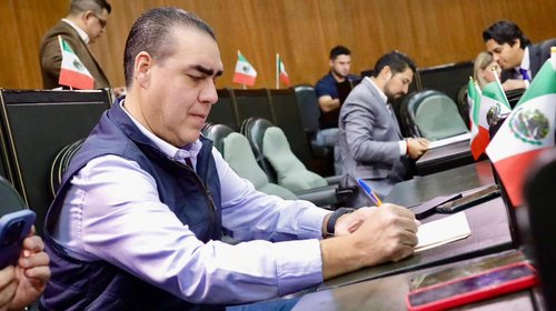 Plantean reforma para capacitar a padres contra el ciberacoso