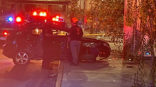 Joven muere al chocar contra columna del Metro en Monterrey