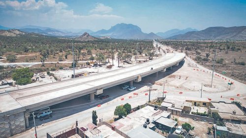 Avanza un 70% la Carretera Interserrana en tramo estatal