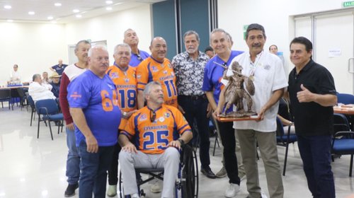 Honor a quien honor merece: reconocen a Campeones de 1977