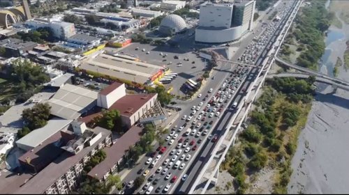 Se cansan de aseguradoras y bloquean Constitución