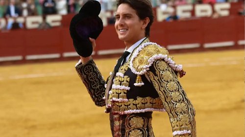 Arte, valor y juventud en la corrida de la ‘Lorenzo Garza’