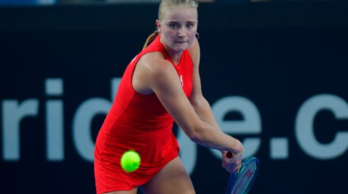 Rebecca Munk derrota en partido maratónico a Cadence Brace 