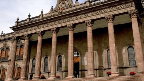 Alista Gobierno iniciativa de Ley de Contrataciones Públicas