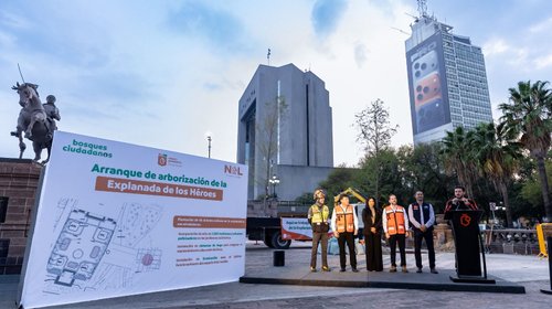 Inician reforestación de la Explanada de los Héroes