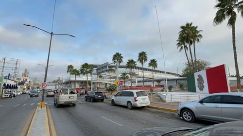 Lentitud en aduanas desata caos en cruces fronterizos
