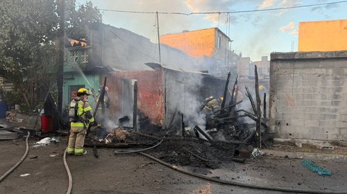 Provoca fuerte movilización incendio en Apodaca