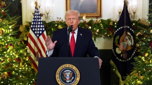 Trump presume 'logros' y arremete contra Biden en su discurso