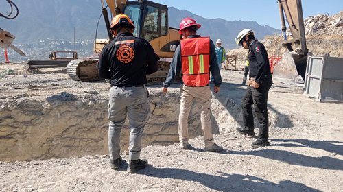 Hombre sale herido tras caída en accidente laboral en Monterrey