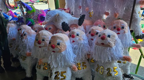 Aumentan ventas de piñatas y accesorios para Año Nuevo