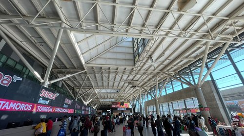 Regresan regios a Monterrey después de las vacaciones