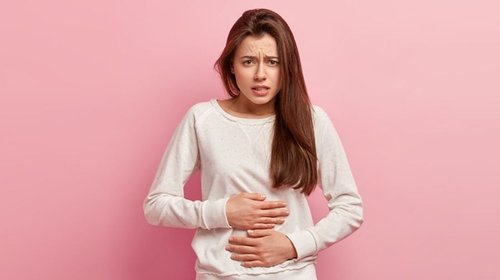 ¿Por qué las mujeres sufren más dolor intestinal?