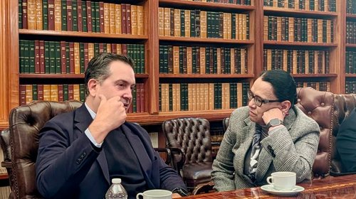 Reciben en Secretaría de Gobernación al director de Vanguardia