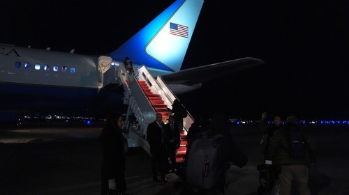 Air Force One regresa a Washington por falla eléctrica menor