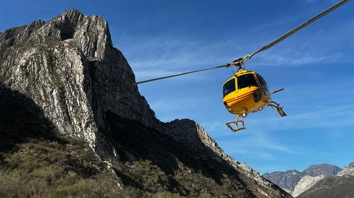Helicóptero participa en rescate de senderista en La Huasteca