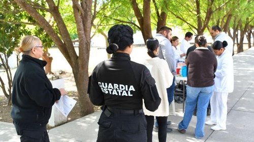 Salud realiza campaña de vacunación para personal de seguridad
