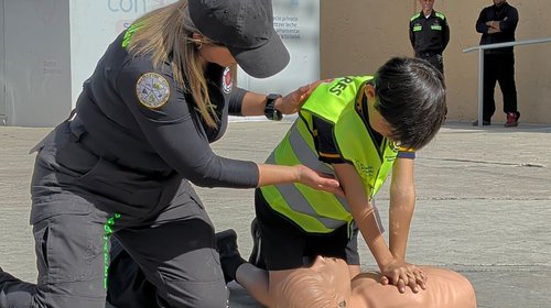 Capacitan Jaguares a 150 niños en primeros auxilios
