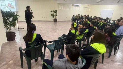 Guardia Estatal imparte pláticas sobre seguridad digital