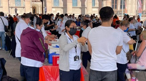 Acuden más de 27,000 personas a la macrobrigada de vacunación