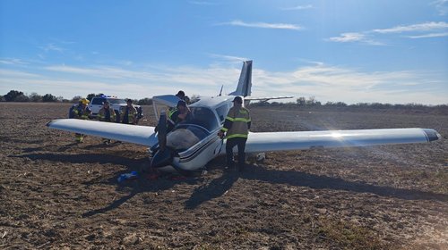 Avioneta aterriza de emergencia cerca del Puente Pharr