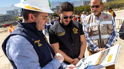Samuel García supervisa obra del puente Torre Rise-Obispado