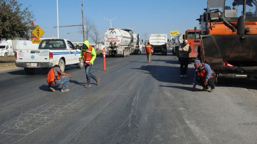 Reacciona Cadereyta: empieza a bachear Carretera a Reynosa