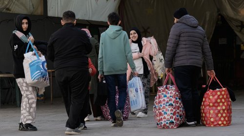 Guerra en Medio Oriente llena refugios y desplaza miles