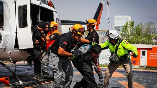 Salvan a senderistas tras 16 horas en el Cerro de la Silla