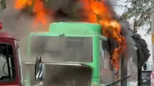 Señalan 'mala operación' del conductor en incendio en ruta 68