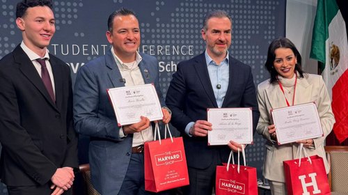 Participa Adrián de la Garza en conferencia en Harvard
