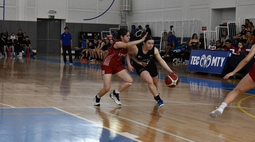 Borregas ejercen dominio ante Águilas de la UPAEP