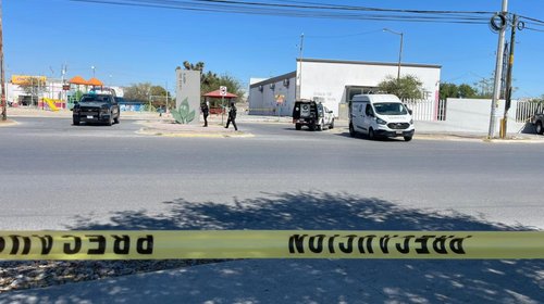 Ejecutan a joven frente al DIF en Salinas Victoria