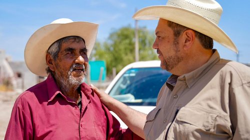 Impulsan economía rural con entrega de aves en Ramos Arizpe