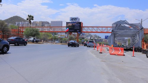 Cerrarán avenida Eloy Cavazos por instalación de puente peatonal