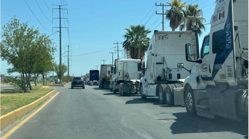 Cuellos de botella en frontera de Piedras Negras