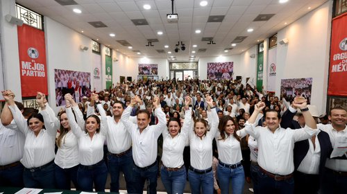 Presenta el PRI a sus 15 ‘gallos’ para las diputaciones locales