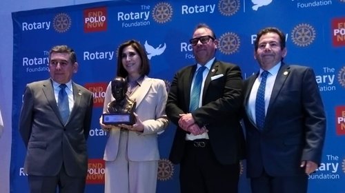 Reconocen labor social en NL con premio Dr. Carlos Canseco