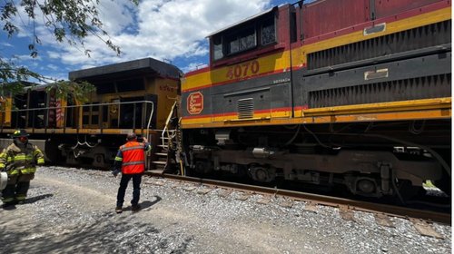 Chocan locomotoras y se descarrilan en Nuevo Laredo