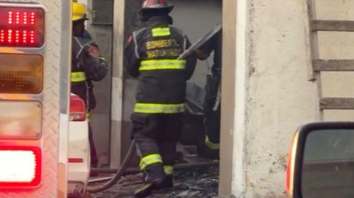 Familia muere intoxicada tras incendio en vivienda