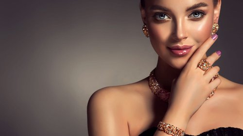 Regálale joyería a mamá, porque ¡ella vale oro!