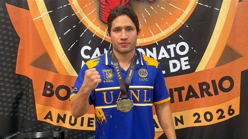 Estudiante de la UANL conquista oro… ¡Con sus puños!
