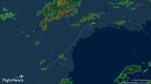 Avión de United Airlines aterriza de emergencia en Monterrey 