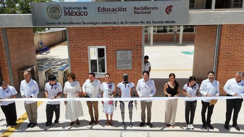 Sheinbaum inaugura CBTIS 305 en Mérida para impulsar educación