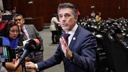 Presenta Sergio Mayer su renuncia irrevocable a Morena