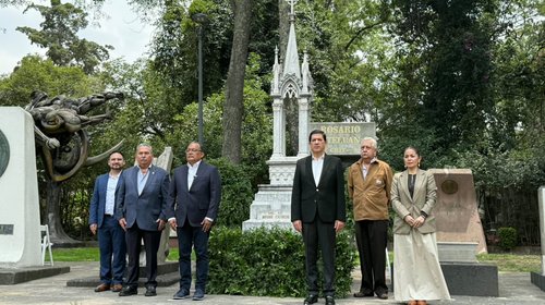 Andrés Mijes honra legado de Mariano Escobedo en CDMX