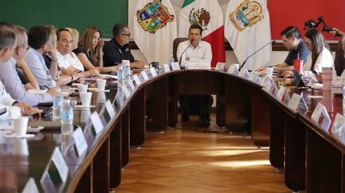 Cumple Gattás con compromisos de territorio y audiencia pública