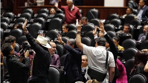 Morena frena reforma electoral sobre injerencia extranjera