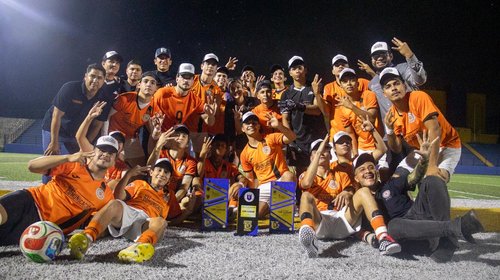 FCC conquista bicampeonato tras golear 5-0 a FACDYC 